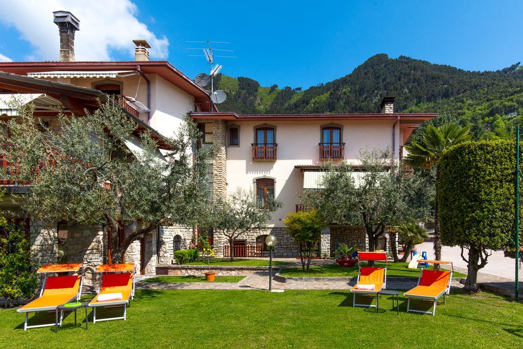 טיניאלה Villa Mariarosa Apartments מראה חיצוני תמונה