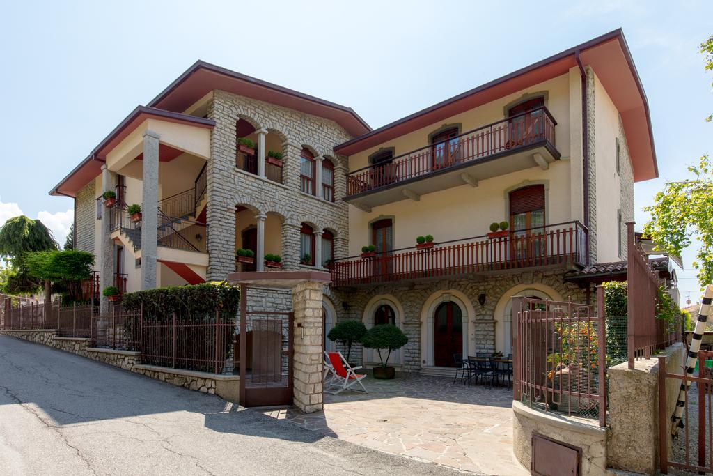טיניאלה Villa Mariarosa Apartments מראה חיצוני תמונה
