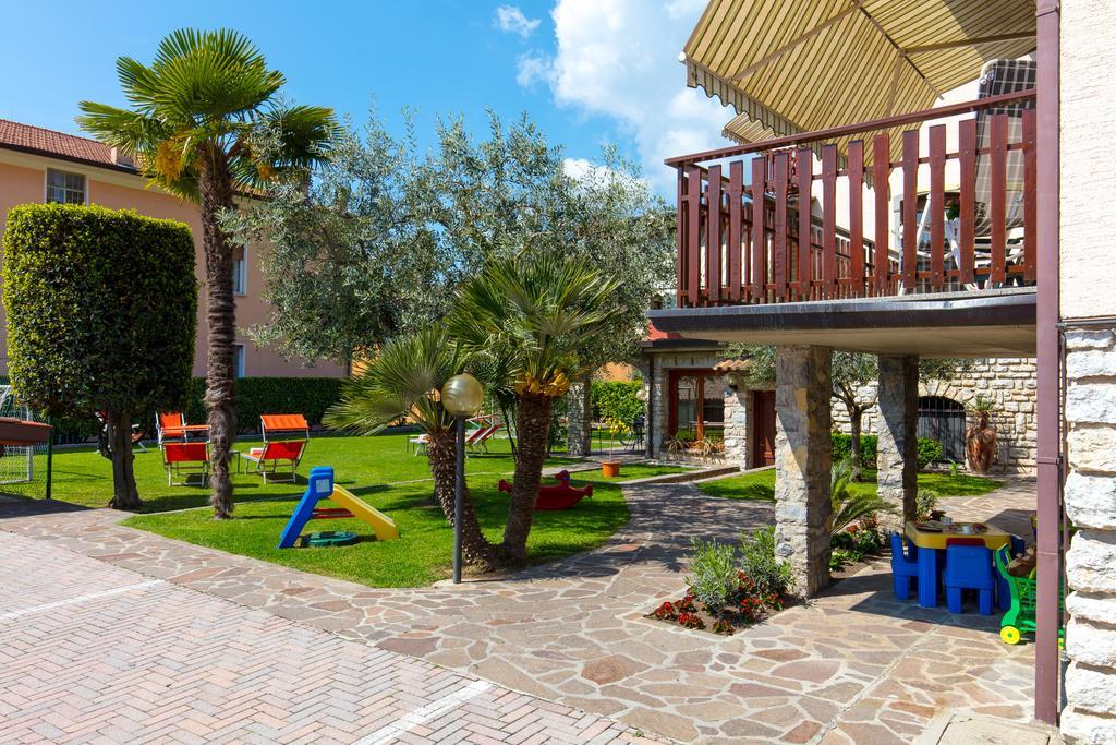 טיניאלה Villa Mariarosa Apartments מראה חיצוני תמונה