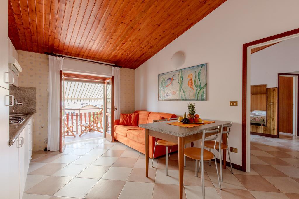 טיניאלה Villa Mariarosa Apartments מראה חיצוני תמונה