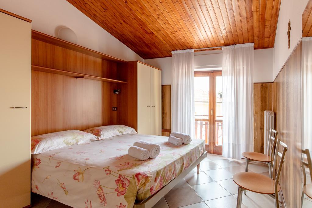 טיניאלה Villa Mariarosa Apartments מראה חיצוני תמונה