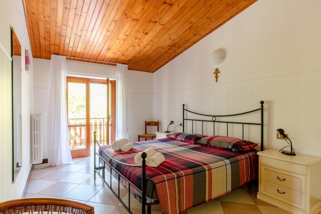 טיניאלה Villa Mariarosa Apartments מראה חיצוני תמונה