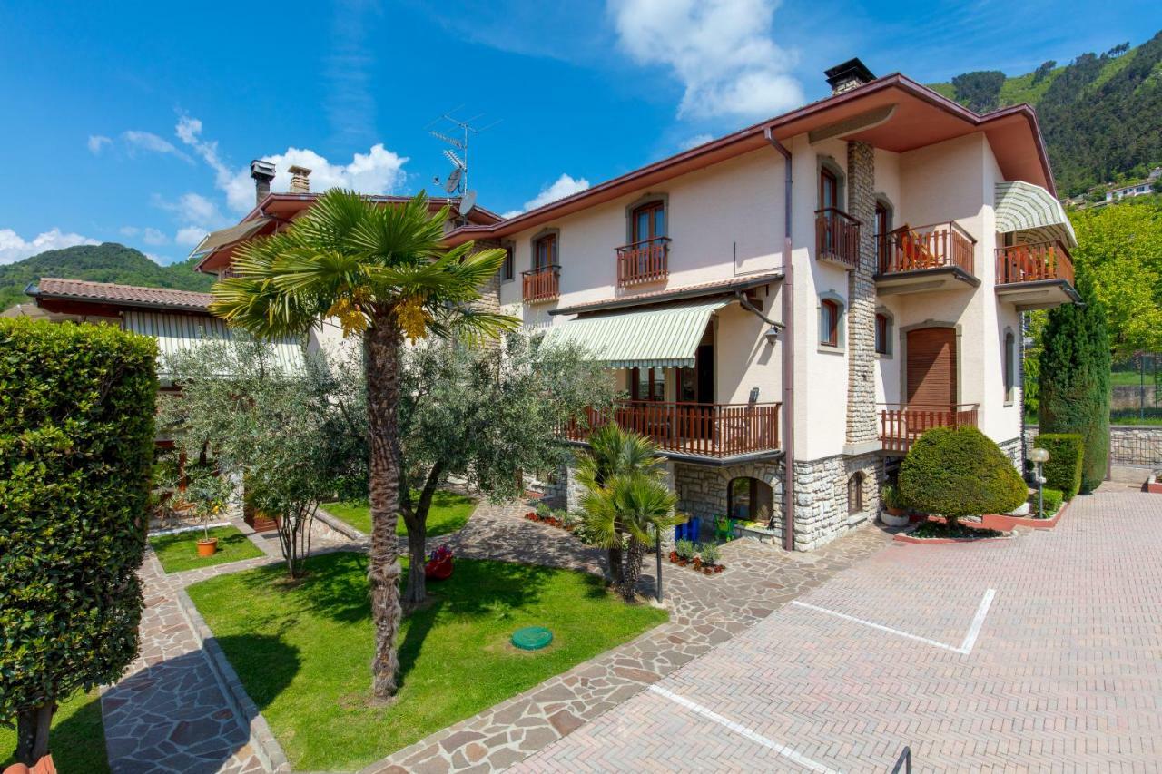 טיניאלה Villa Mariarosa Apartments מראה חיצוני תמונה