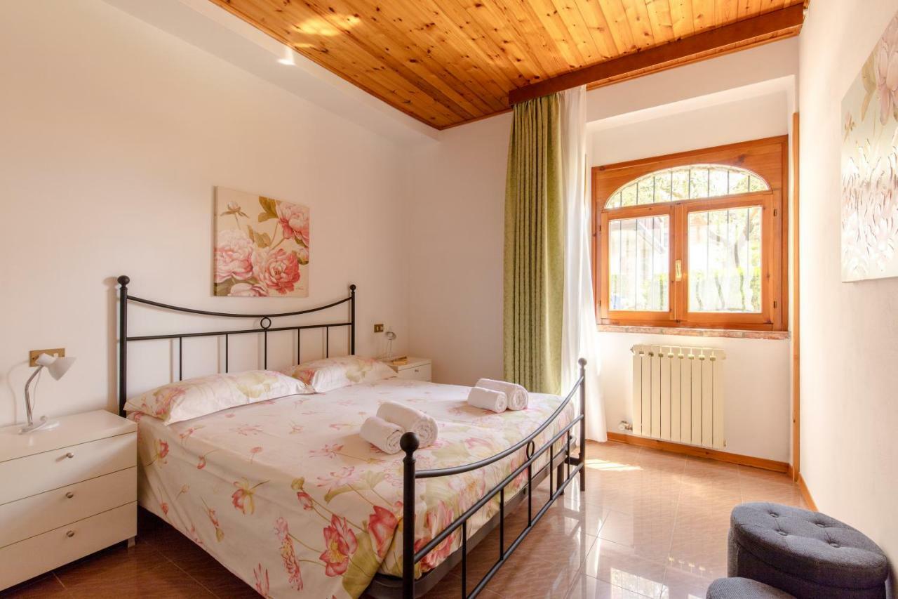 טיניאלה Villa Mariarosa Apartments מראה חיצוני תמונה