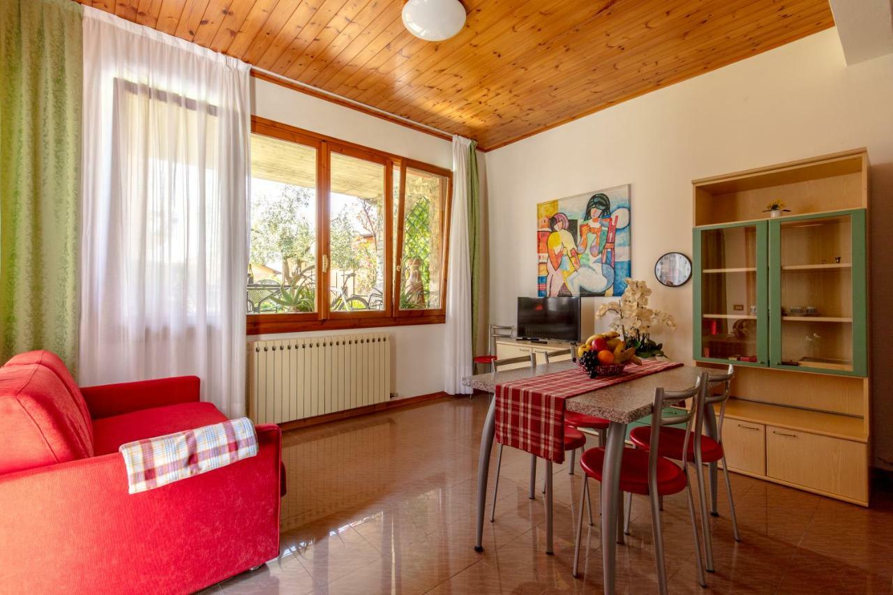 טיניאלה Villa Mariarosa Apartments מראה חיצוני תמונה